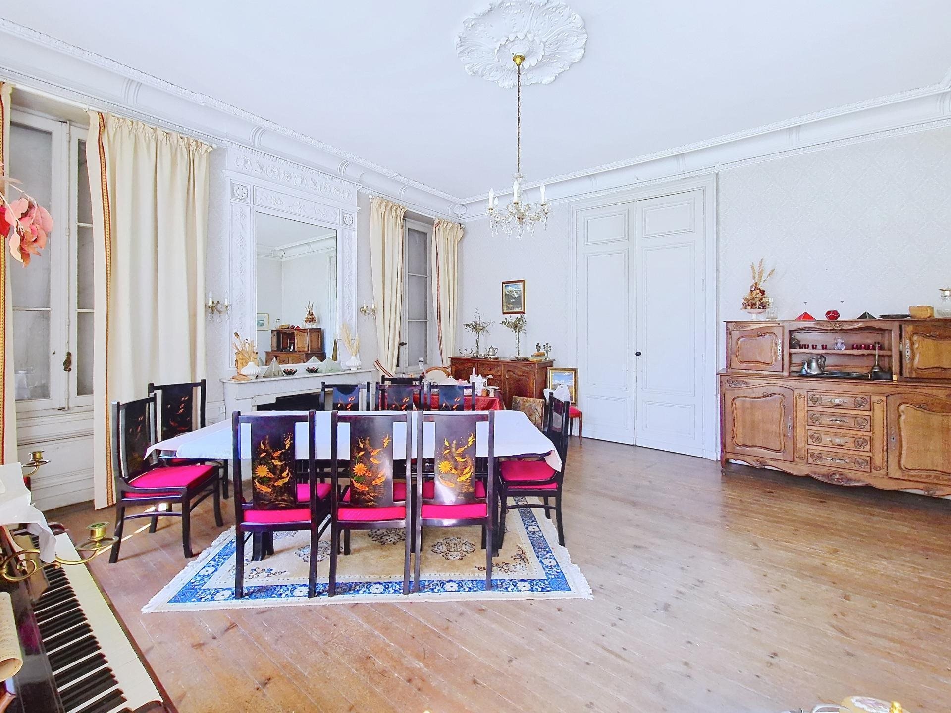 Maison à vendre, 386m², Saint-Genis-de-Saintonge