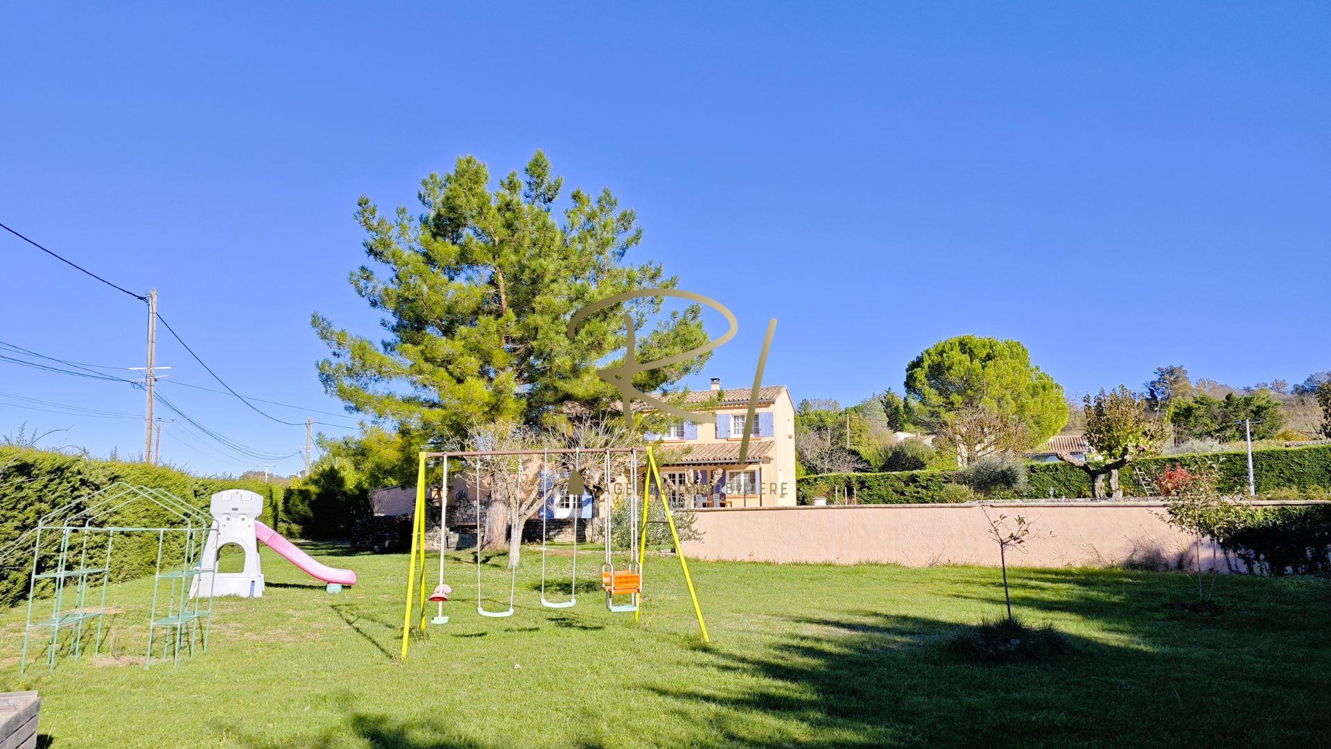Maison à vendre, 120m², Barjac