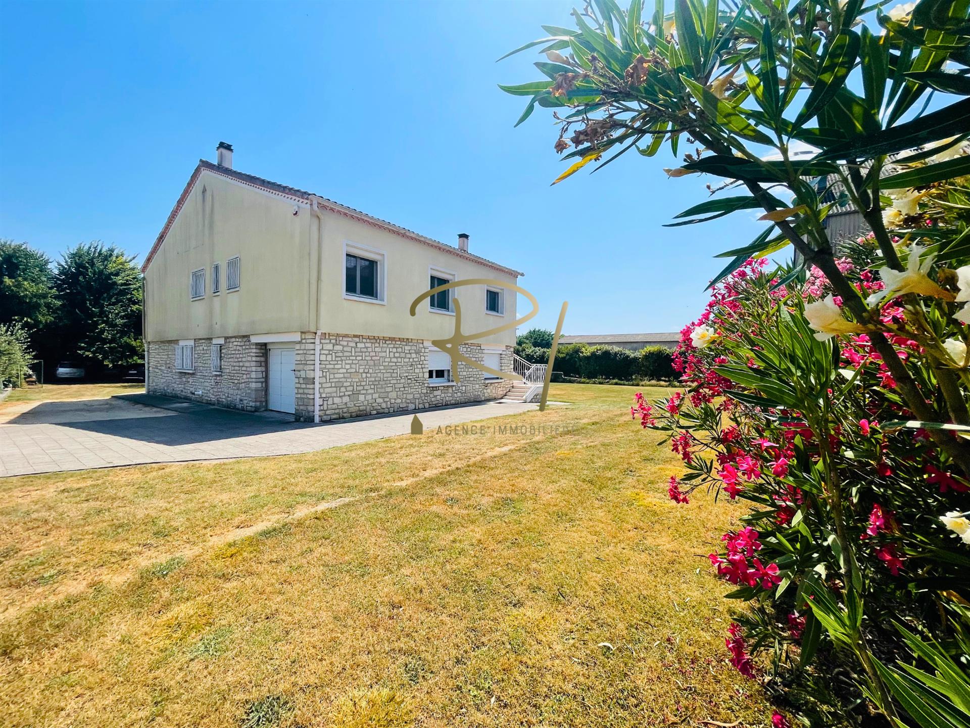 Maison à vendre, 171m², Barjac