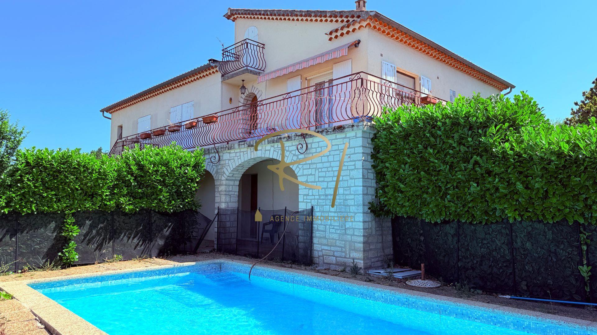 Maison à vendre, 189m², Barjac