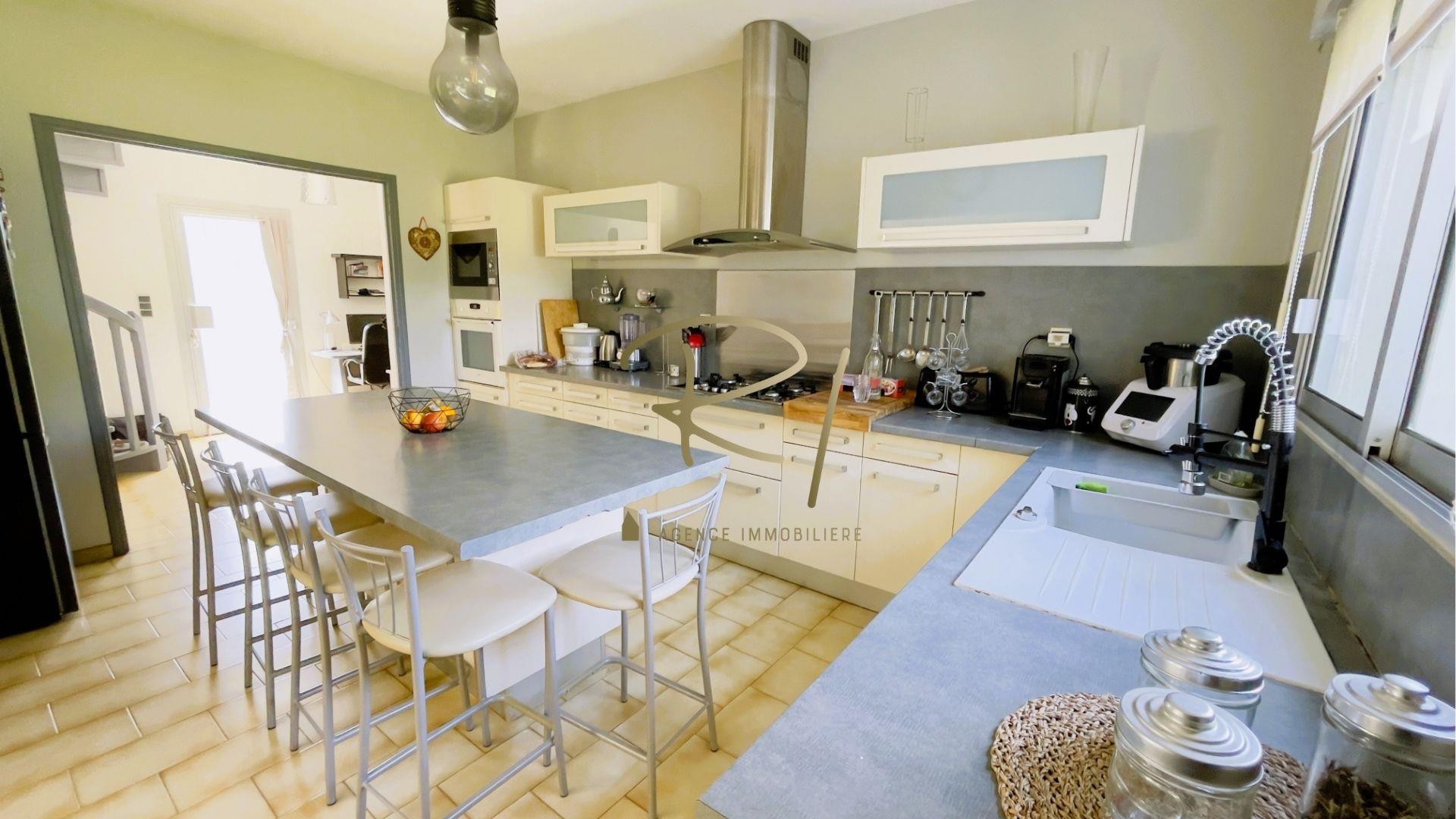 Maison à vendre, 182m², Saint-Privat-de-Champclos