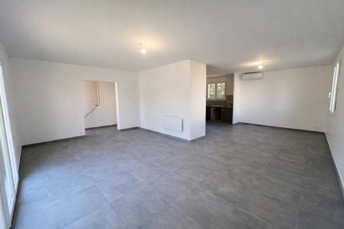 Maison à vendre, 113m², Saint-Mitre-les-Remparts