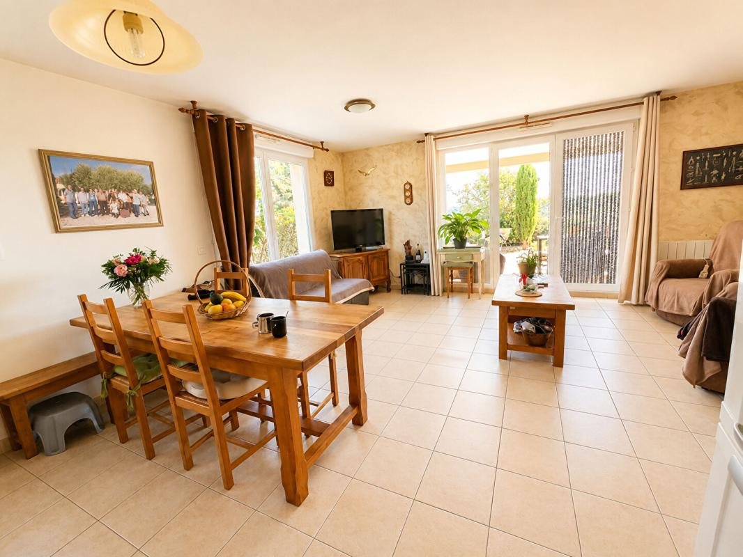 Appartement à vendre, 76m², Saint-Mitre-les-Remparts