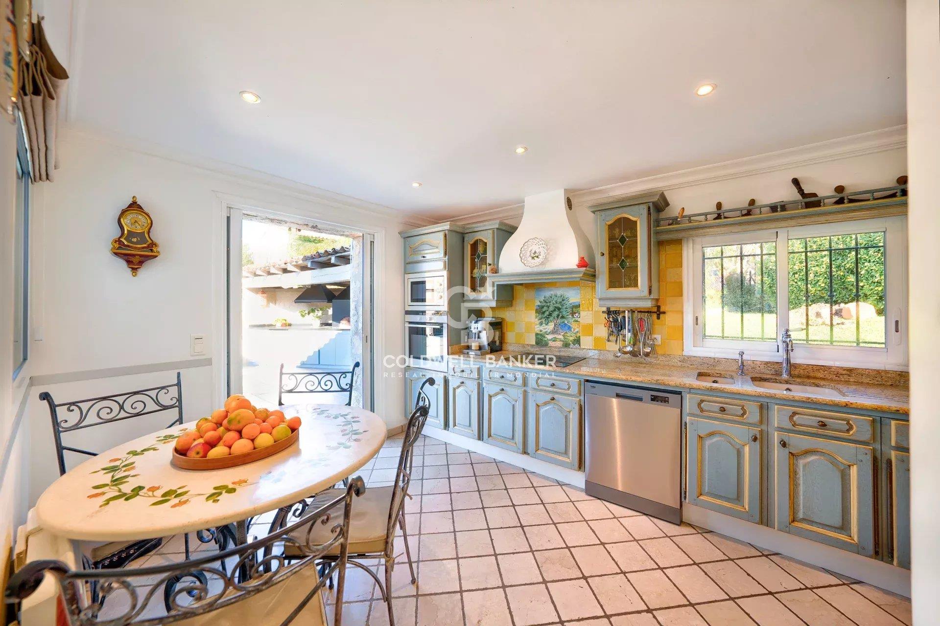 Maison à vendre, 185m², Peymeinade