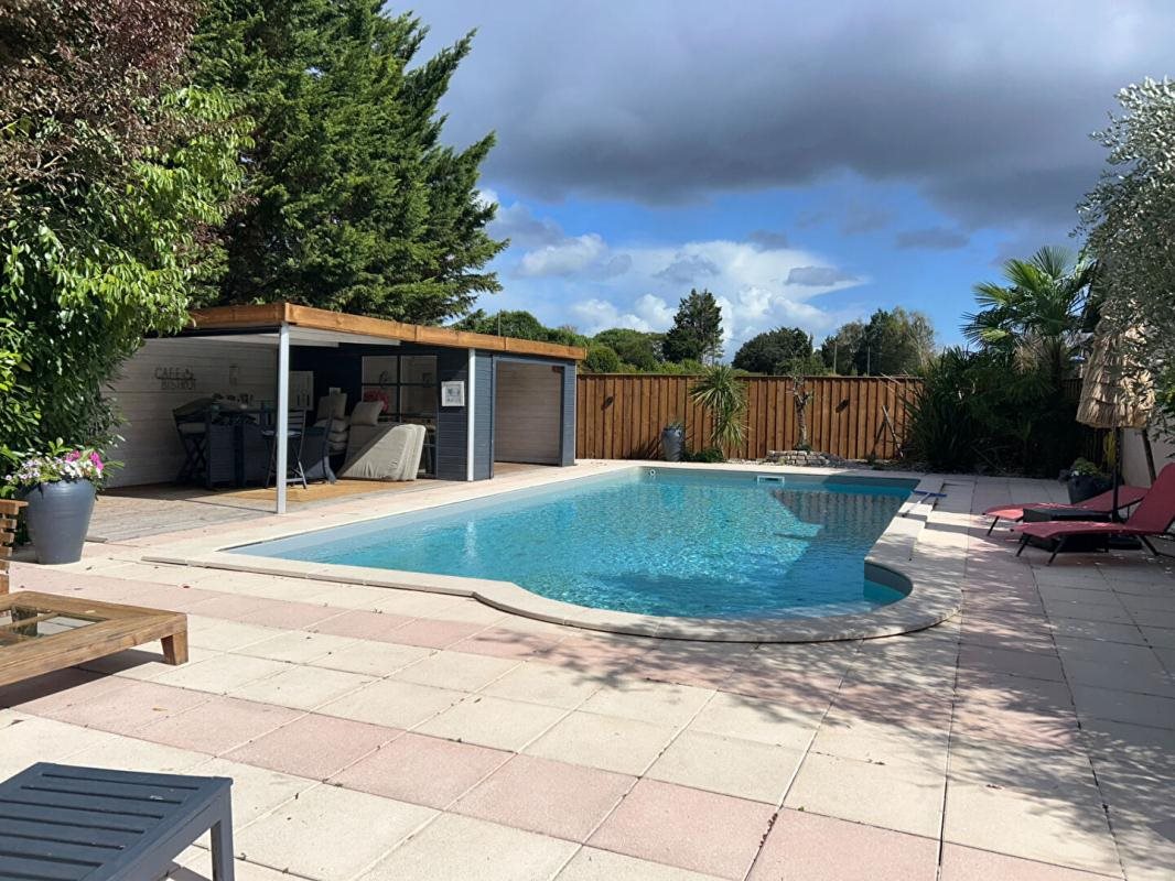 Maison à vendre, 225m², Carignan-de-Bordeaux