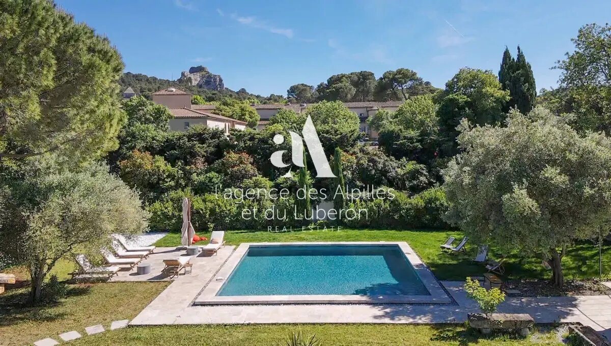 Maison à louer, 620m², Saint-Rémy-de-Provence