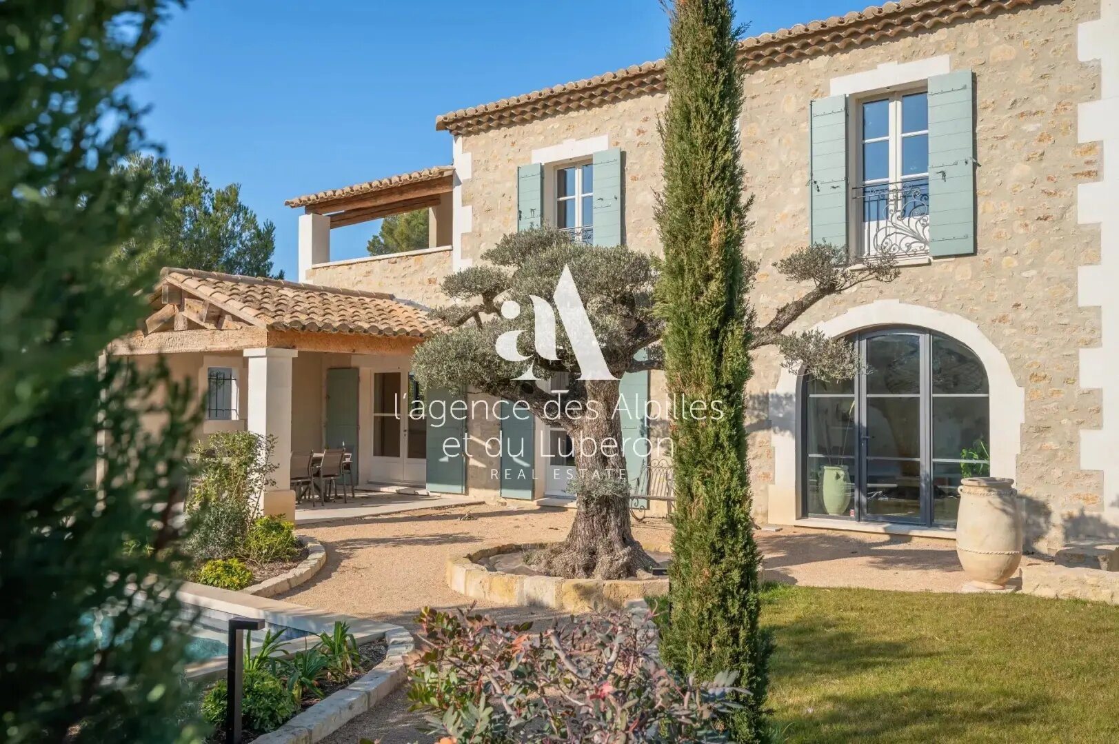 Maison à louer, 220m², Saint-Rémy-de-Provence