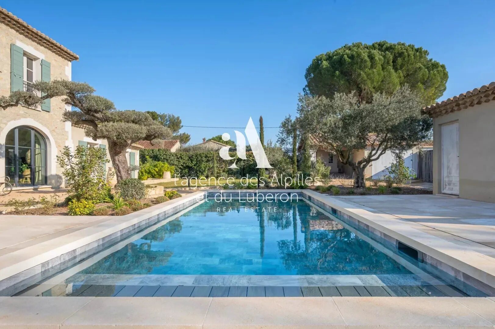 Maison à louer, 220m², Saint-Rémy-de-Provence