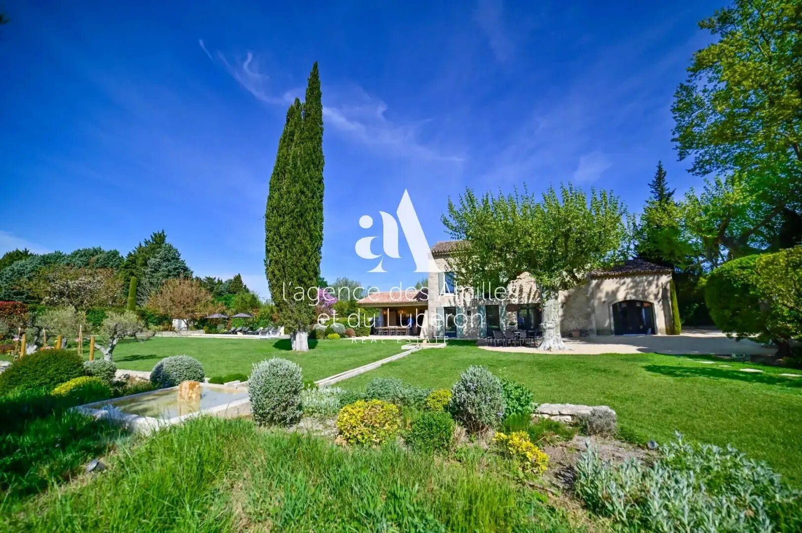 Maison à louer, 280m², Saint-Rémy-de-Provence