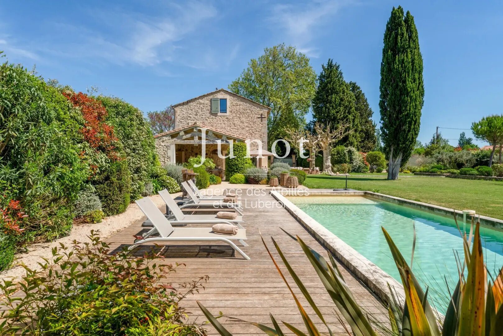 Maison à louer, 280m², Saint-Rémy-de-Provence