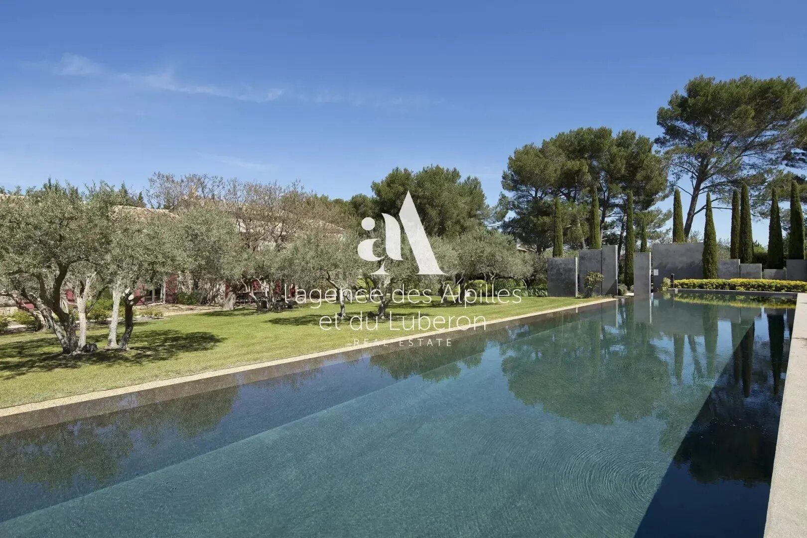 Maison à louer, 300m², Saint-Rémy-de-Provence