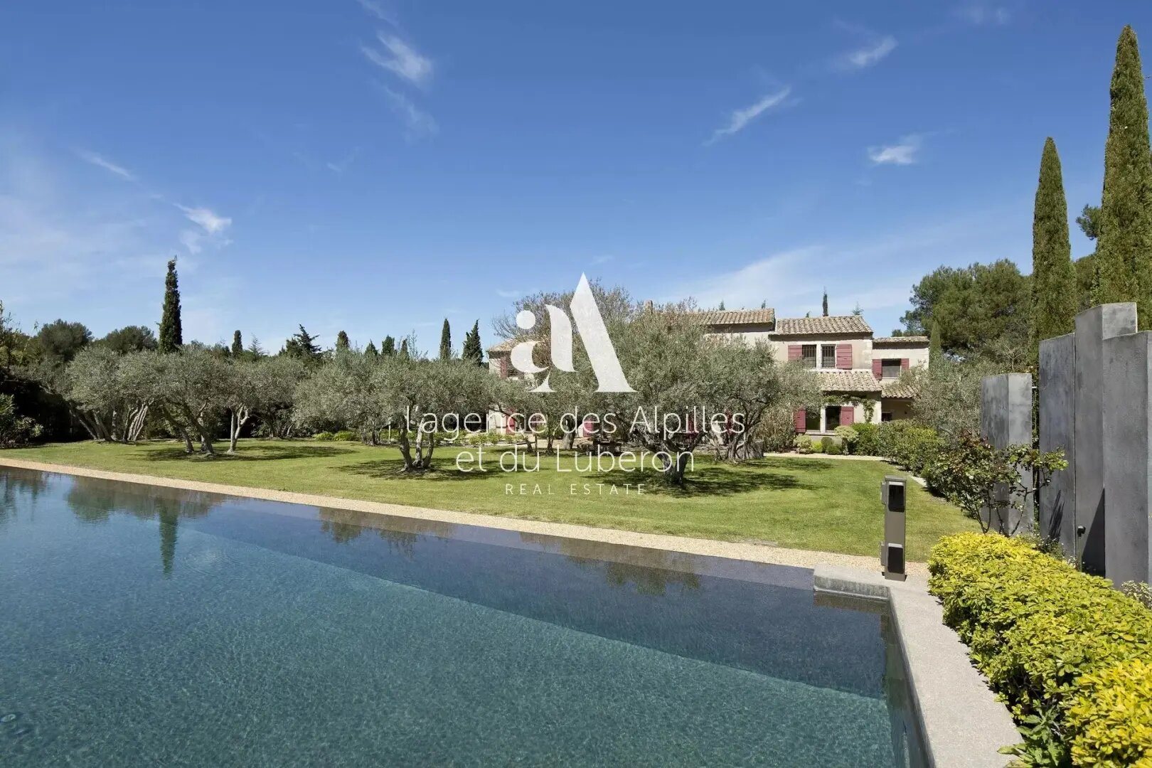Maison à louer, 300m², Saint-Rémy-de-Provence