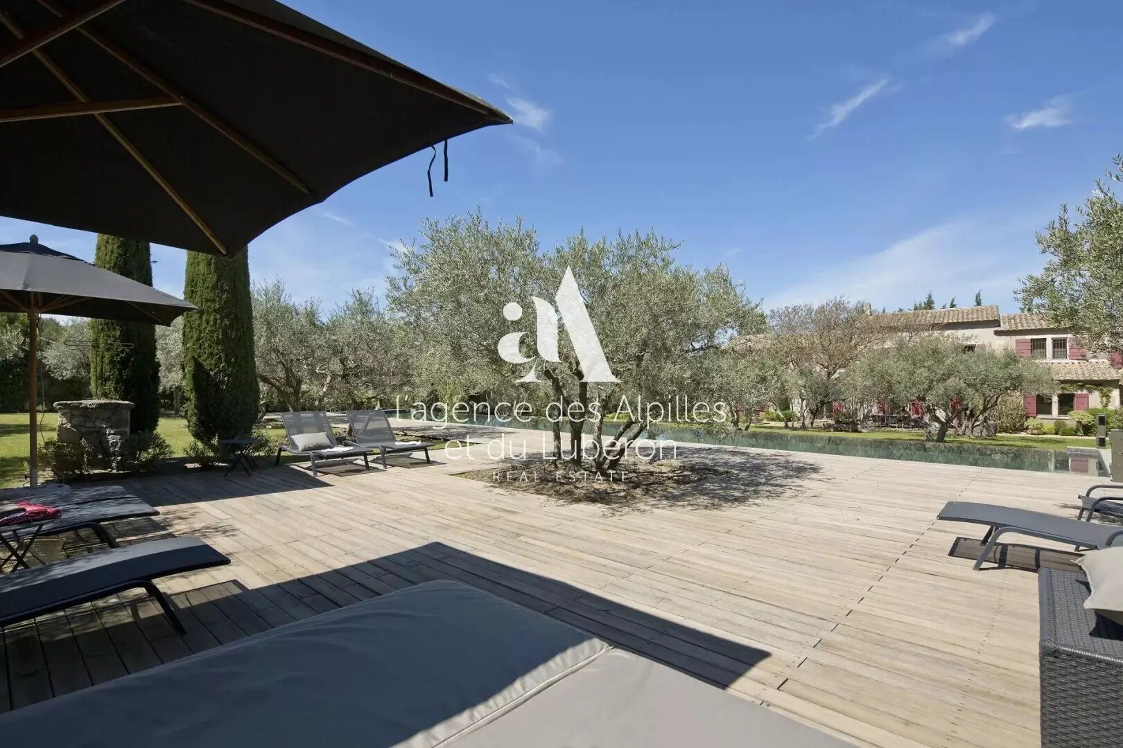 Maison à louer, 300m², Saint-Rémy-de-Provence