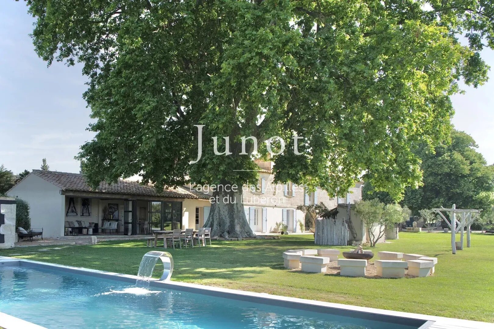 Maison à louer, 300m², Arles