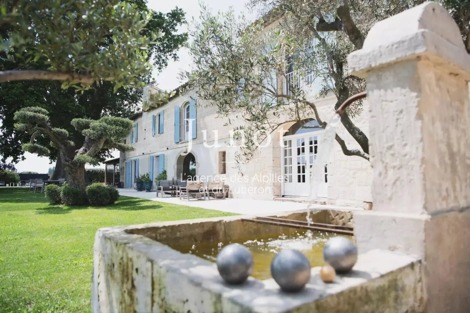 Maison à louer, 300m², Arles