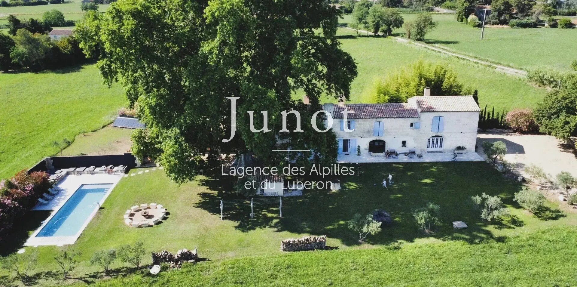 Maison à louer, 300m², Arles