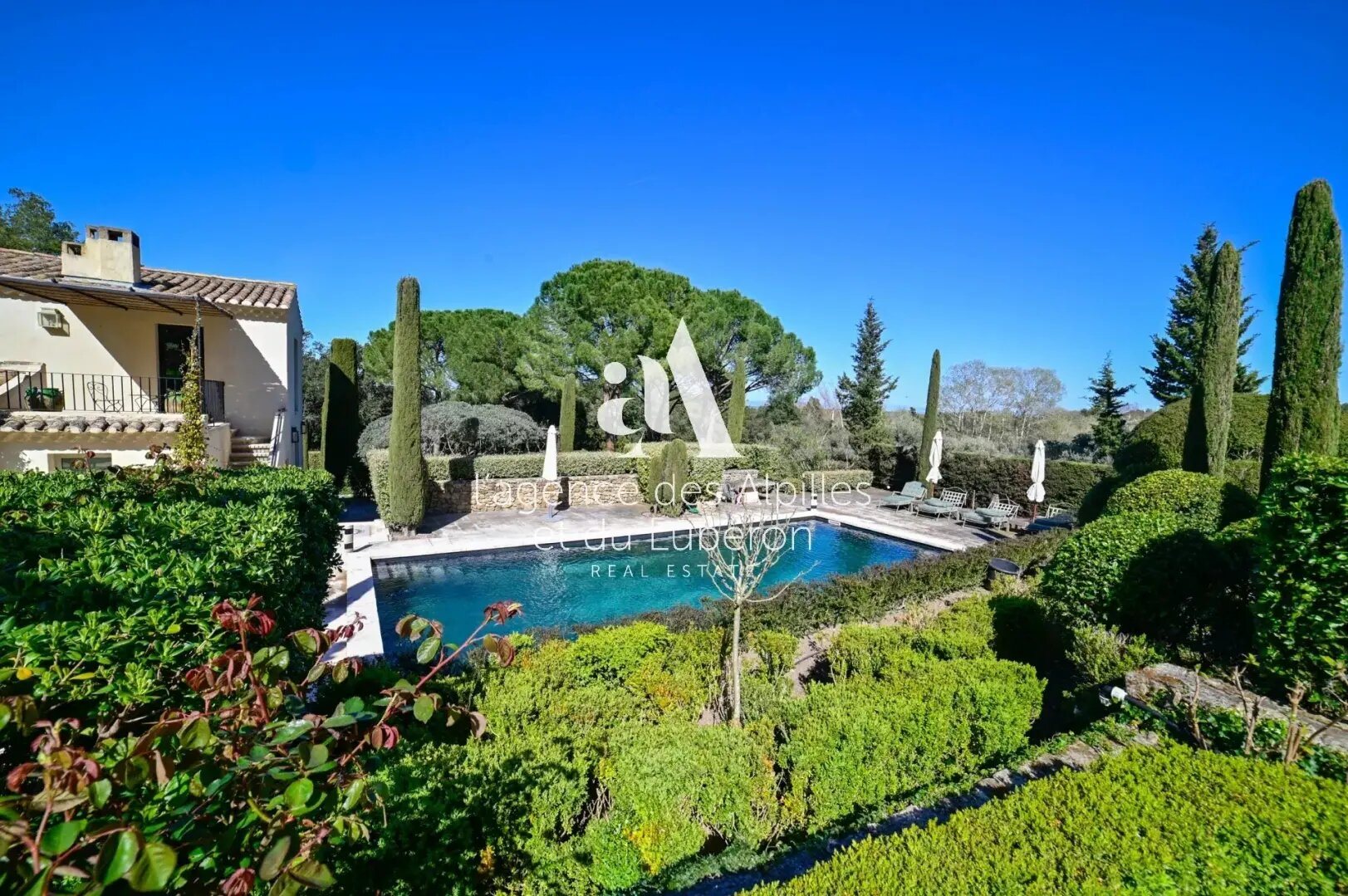 Maison à louer, 350m², Saint-Rémy-de-Provence