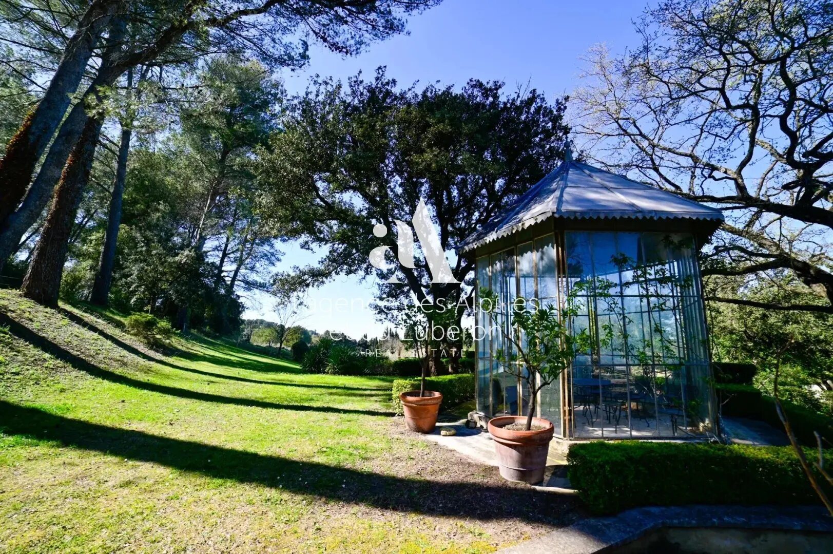 Maison à louer, 350m², Saint-Rémy-de-Provence