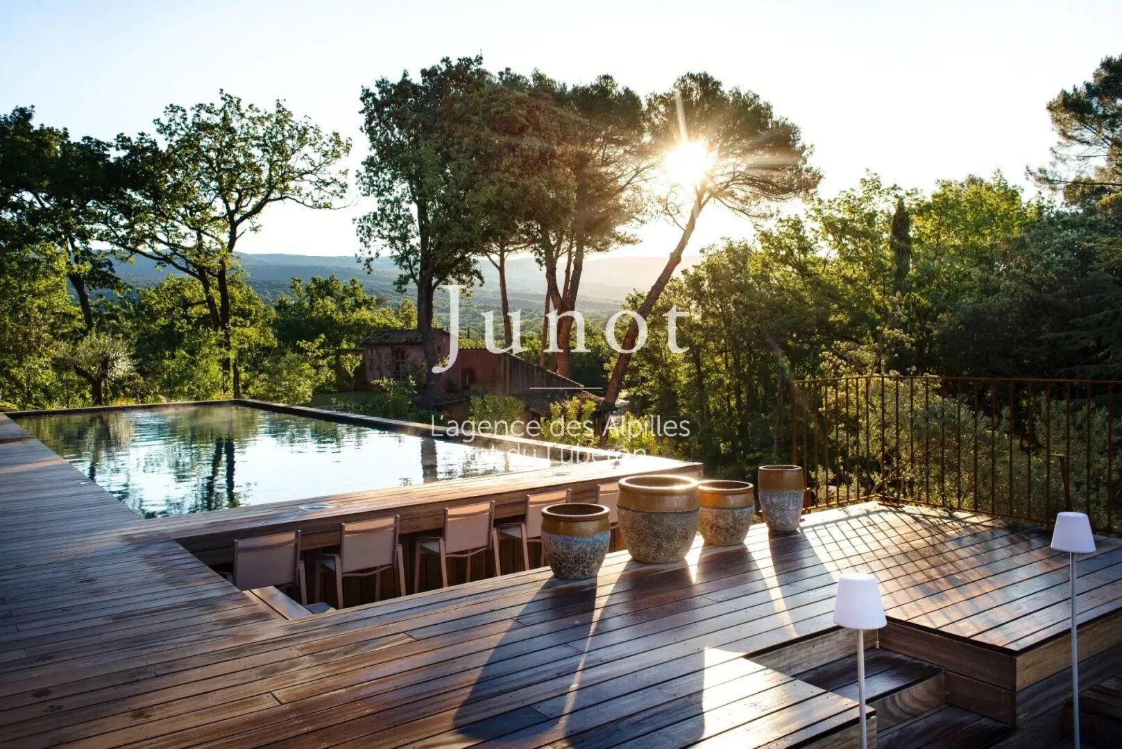 Maison à louer, 390m², Saint-Saturnin-lès-Apt