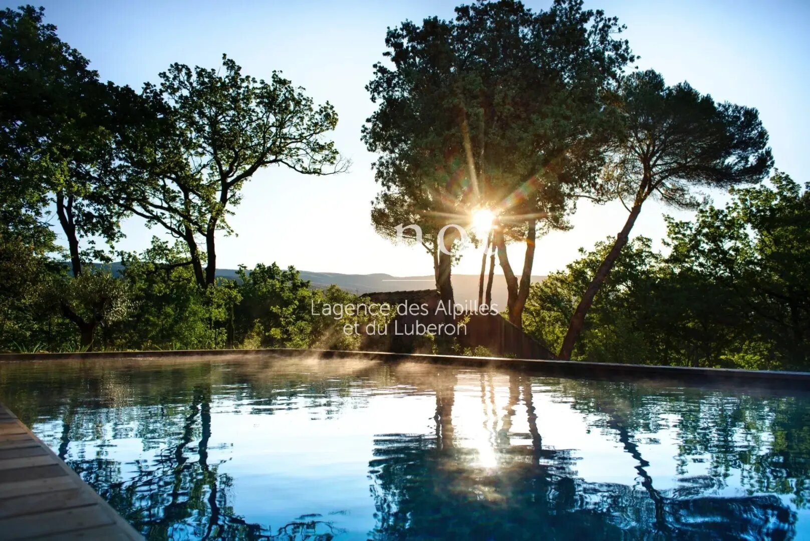 Maison à louer, 390m², Saint-Saturnin-lès-Apt