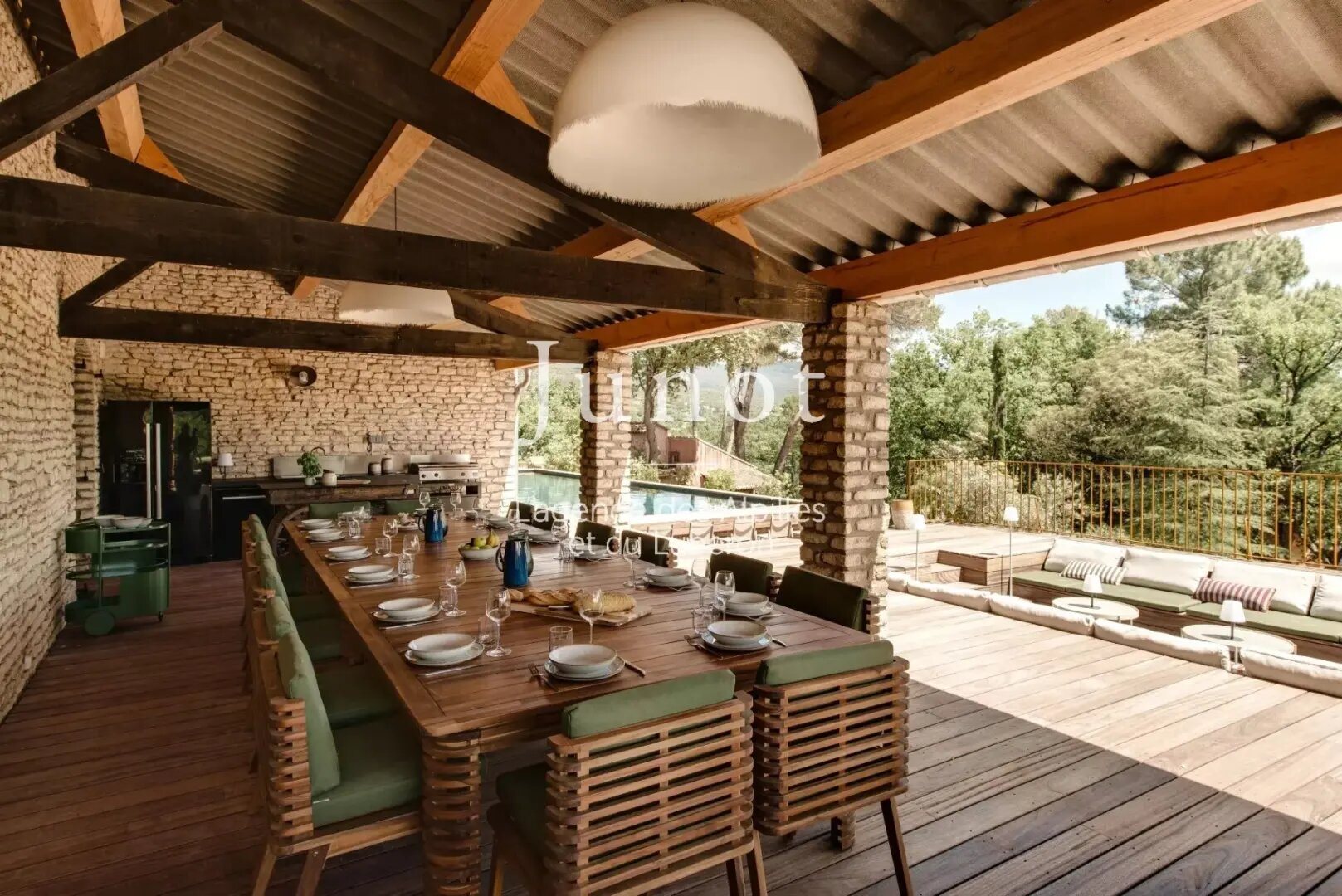 Maison à louer, 390m², Saint-Saturnin-lès-Apt