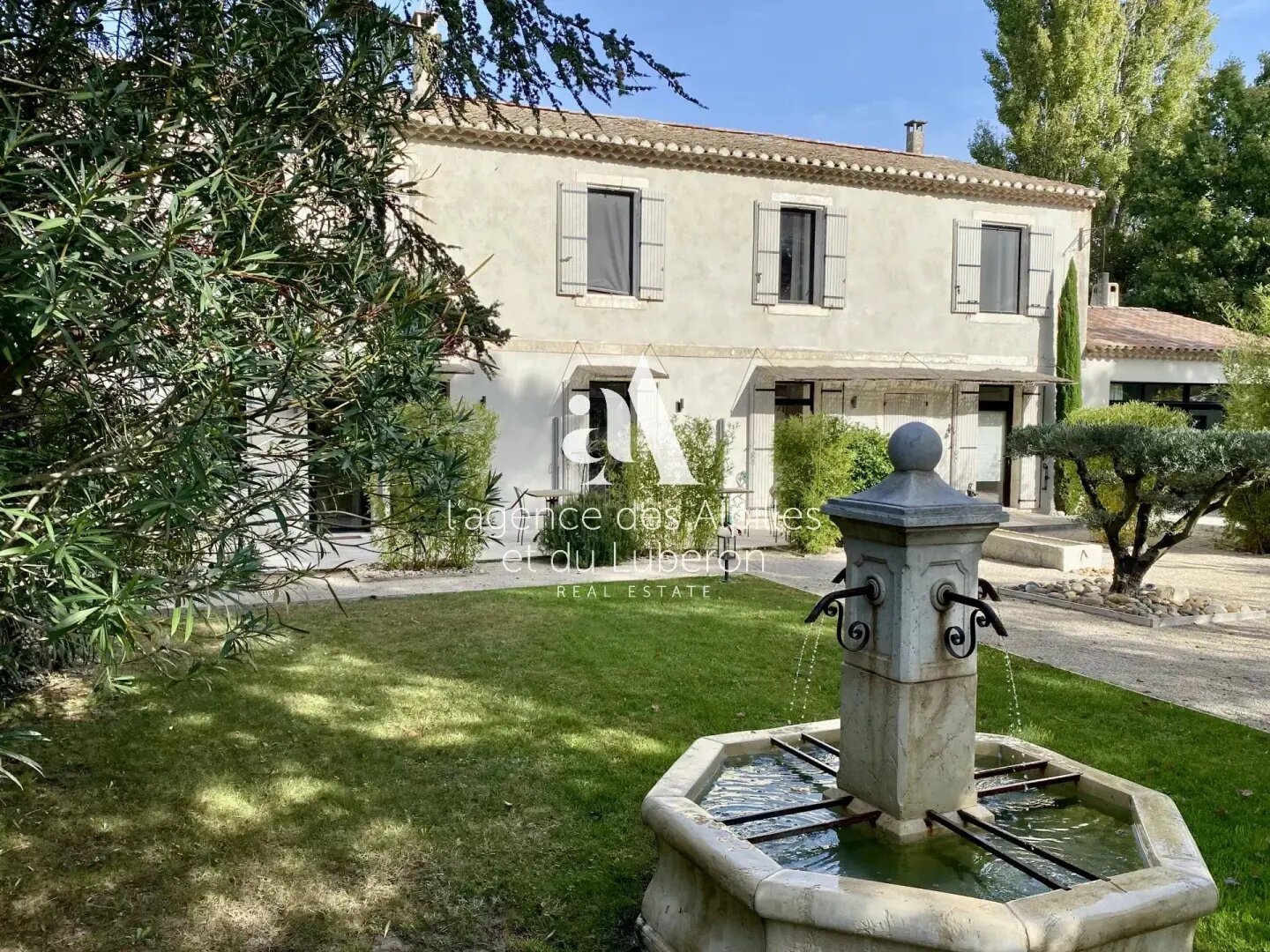 Maison à louer, 250m², Saint-Rémy-de-Provence