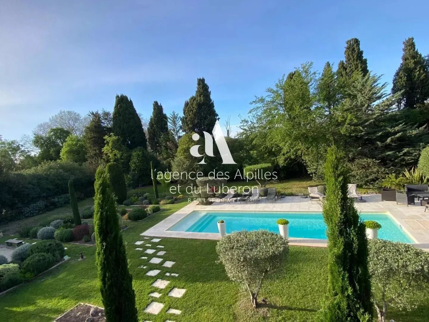 Maison à louer, 250m², Saint-Rémy-de-Provence