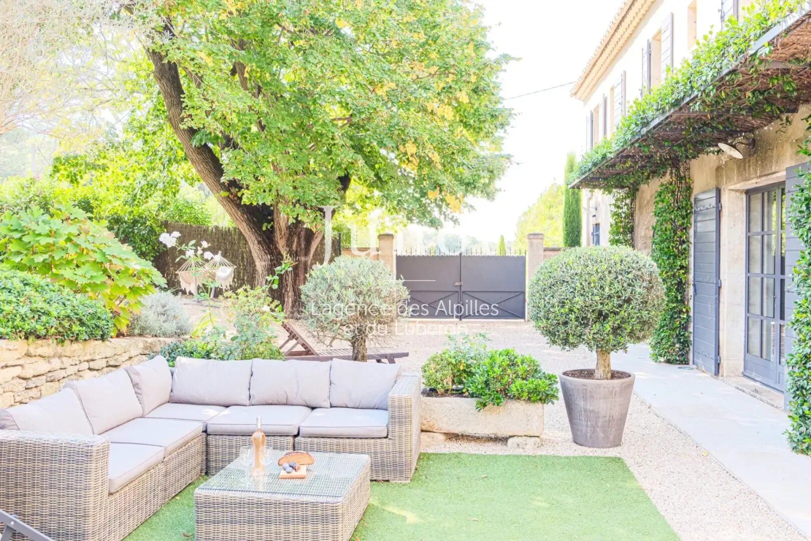 Maison à louer, 300m², Saint-Rémy-de-Provence