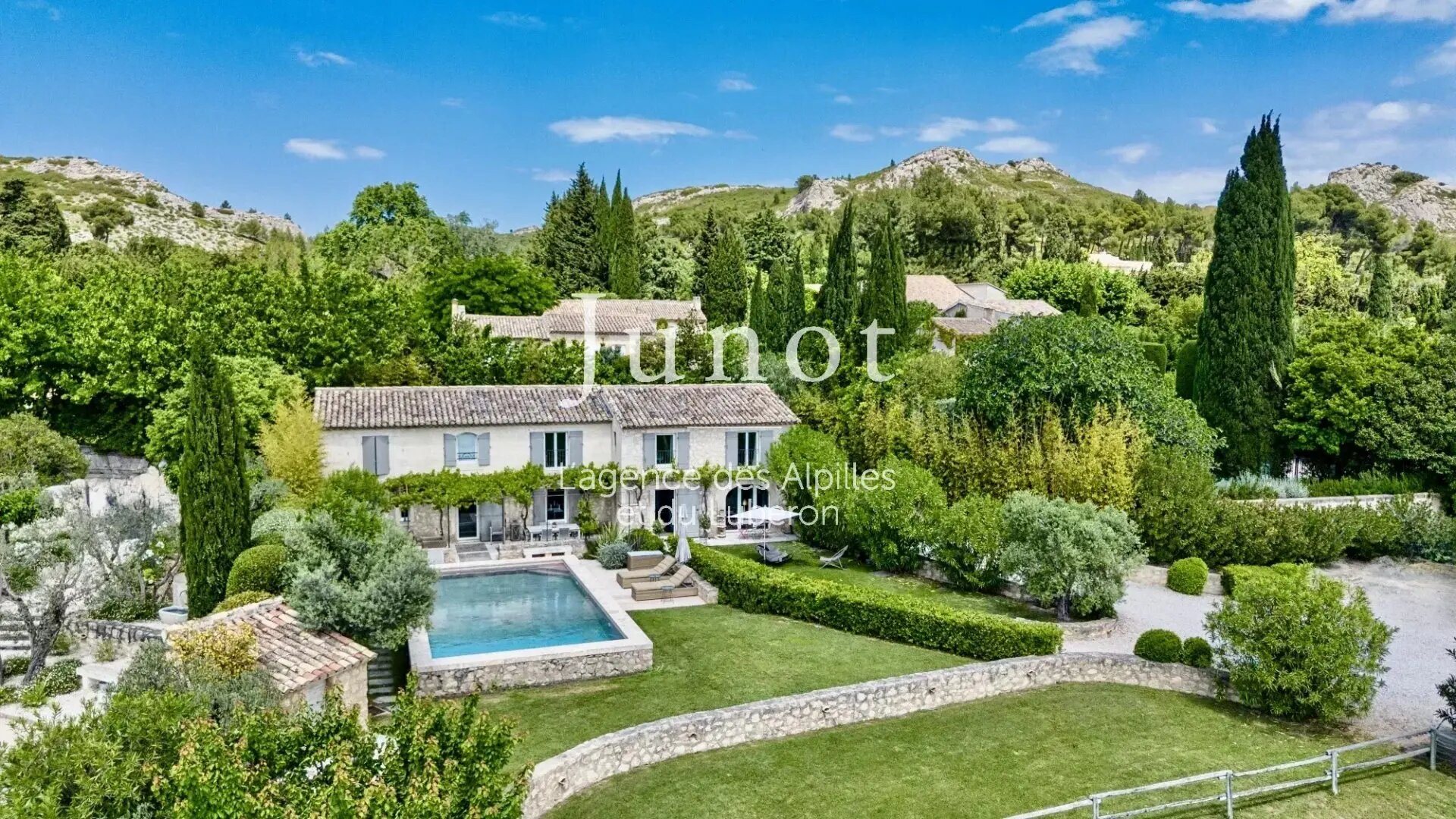 Maison à louer, 255m², Maussane-les-Alpilles