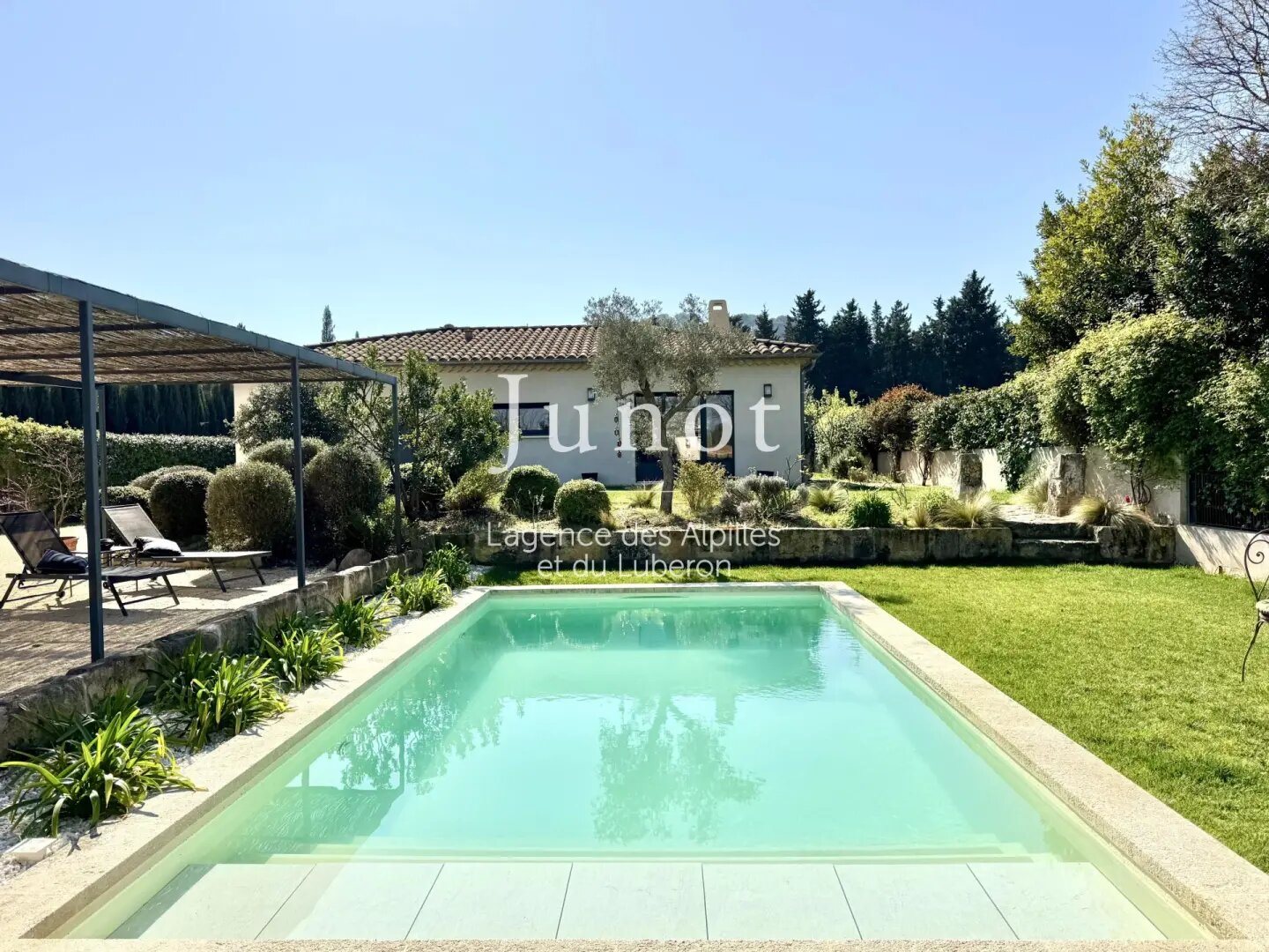 Maison à louer, 170m², Saint-Rémy-de-Provence