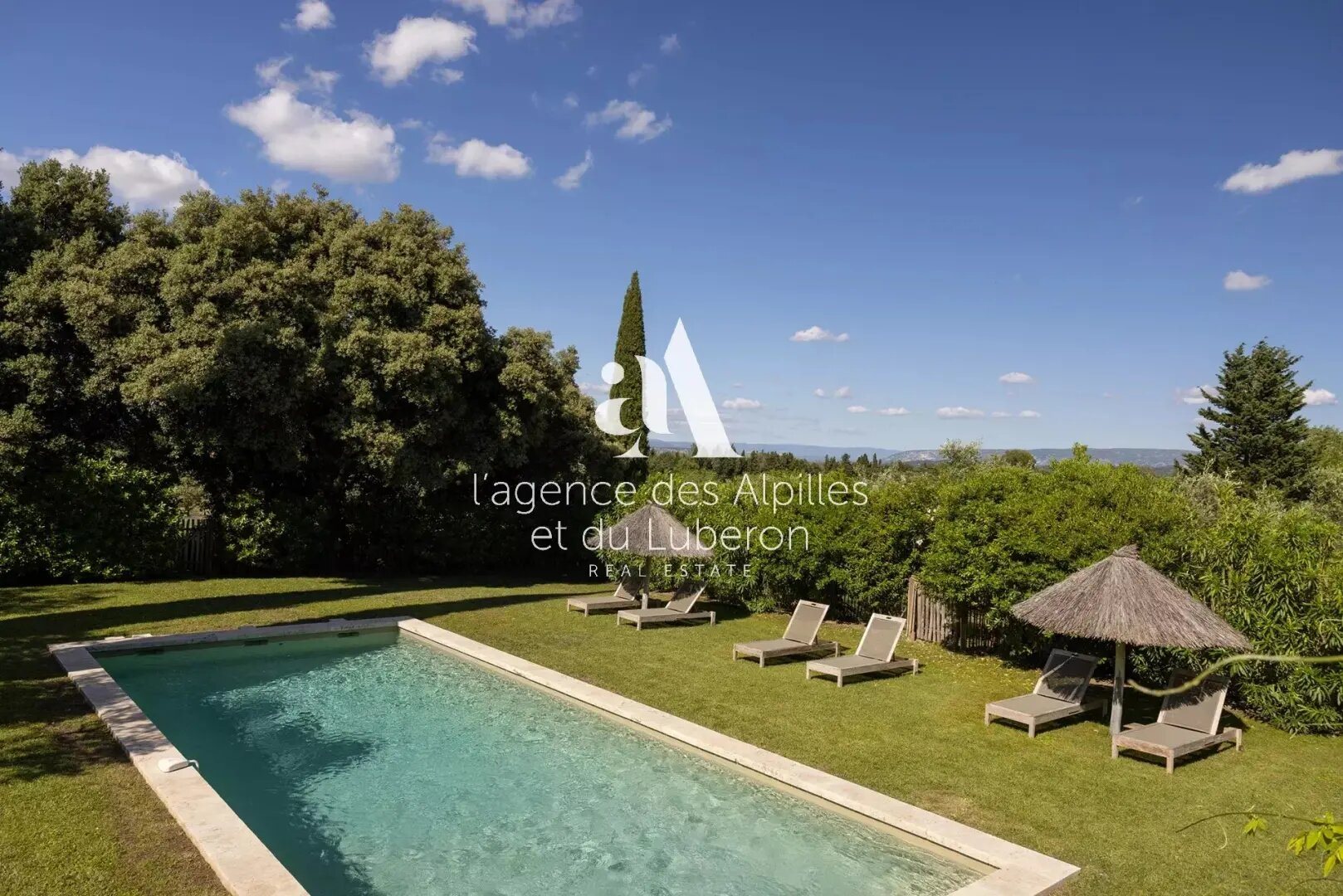 Maison à louer, 550m², Eygalières