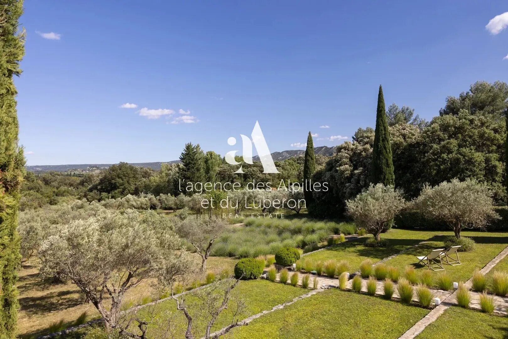 Maison à louer, 550m², Eygalières