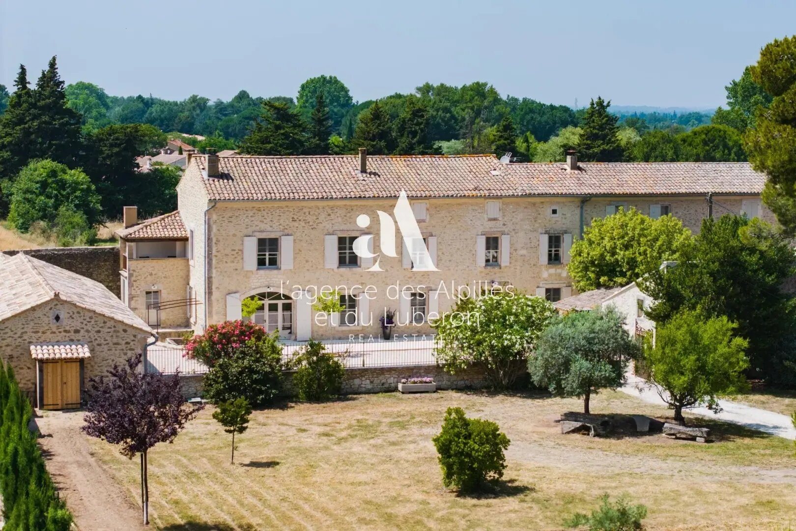Maison à louer, 240m², Oppède
