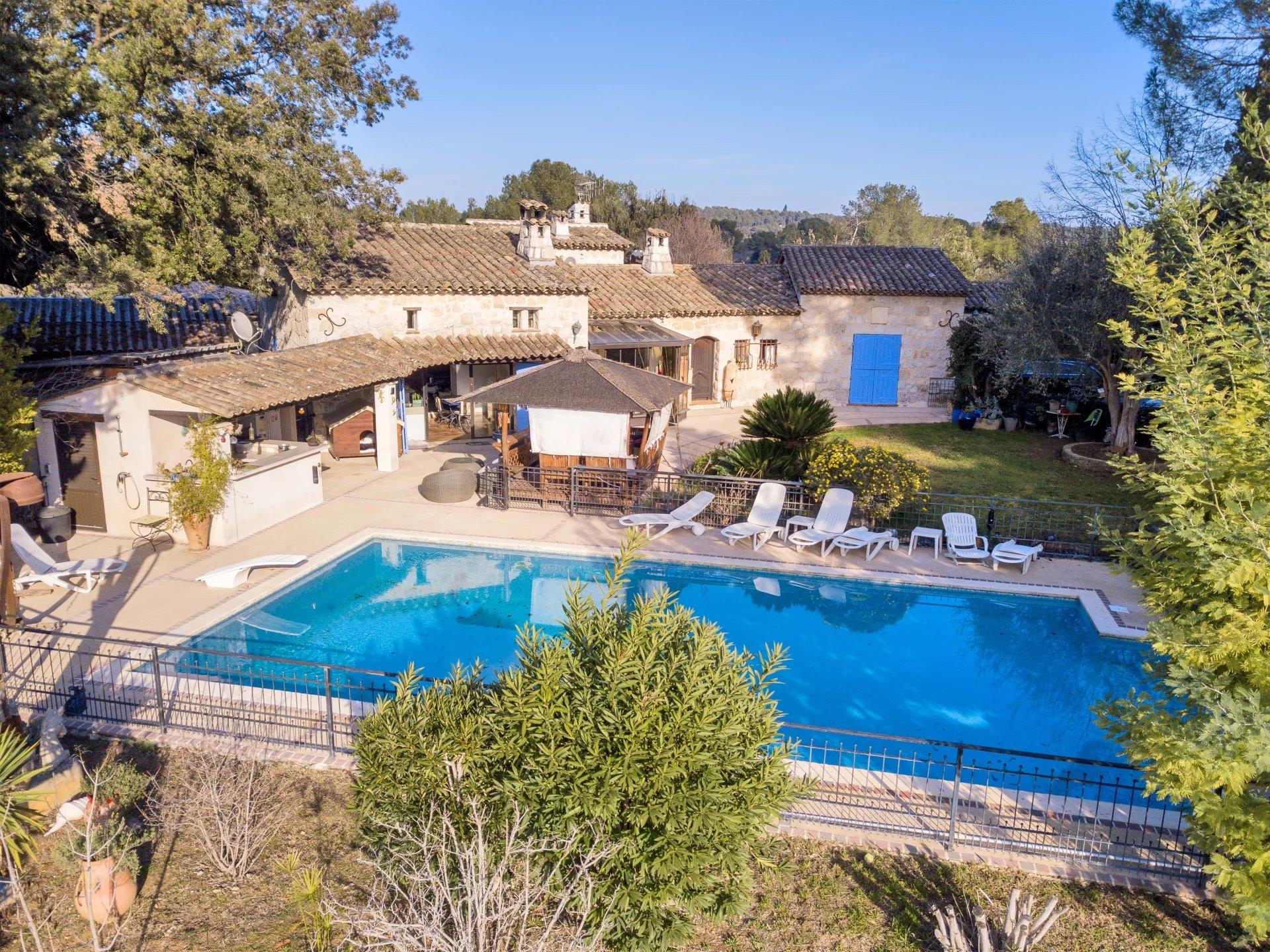 Maison à vendre, 350m², Roquefort-les-Pins