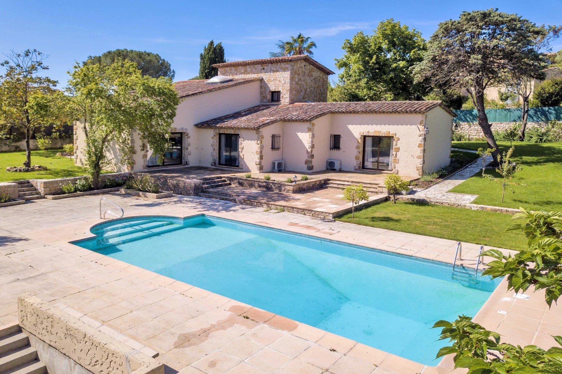 Maison à vendre, 175m², Valbonne