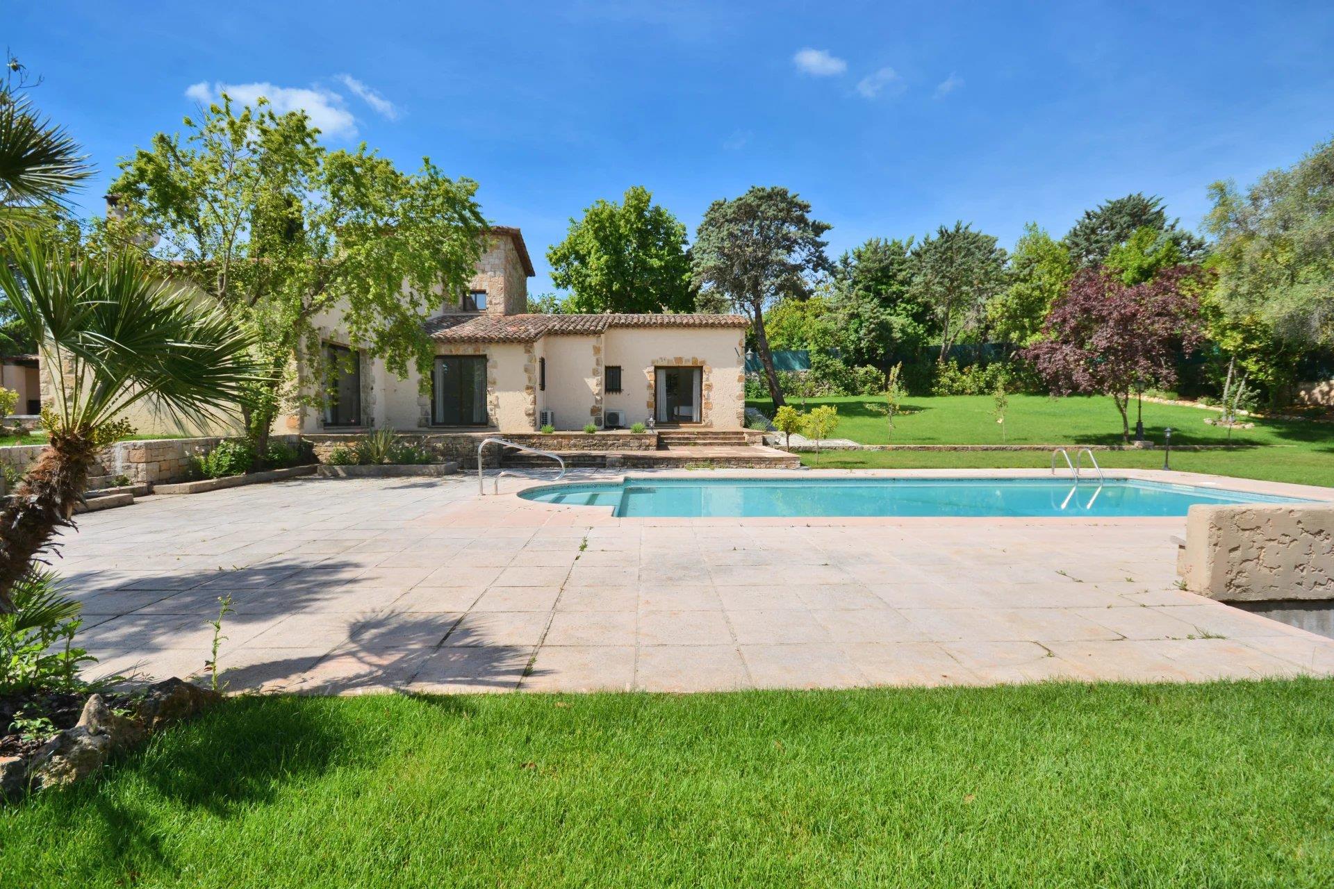 Maison à vendre, 175m², Valbonne