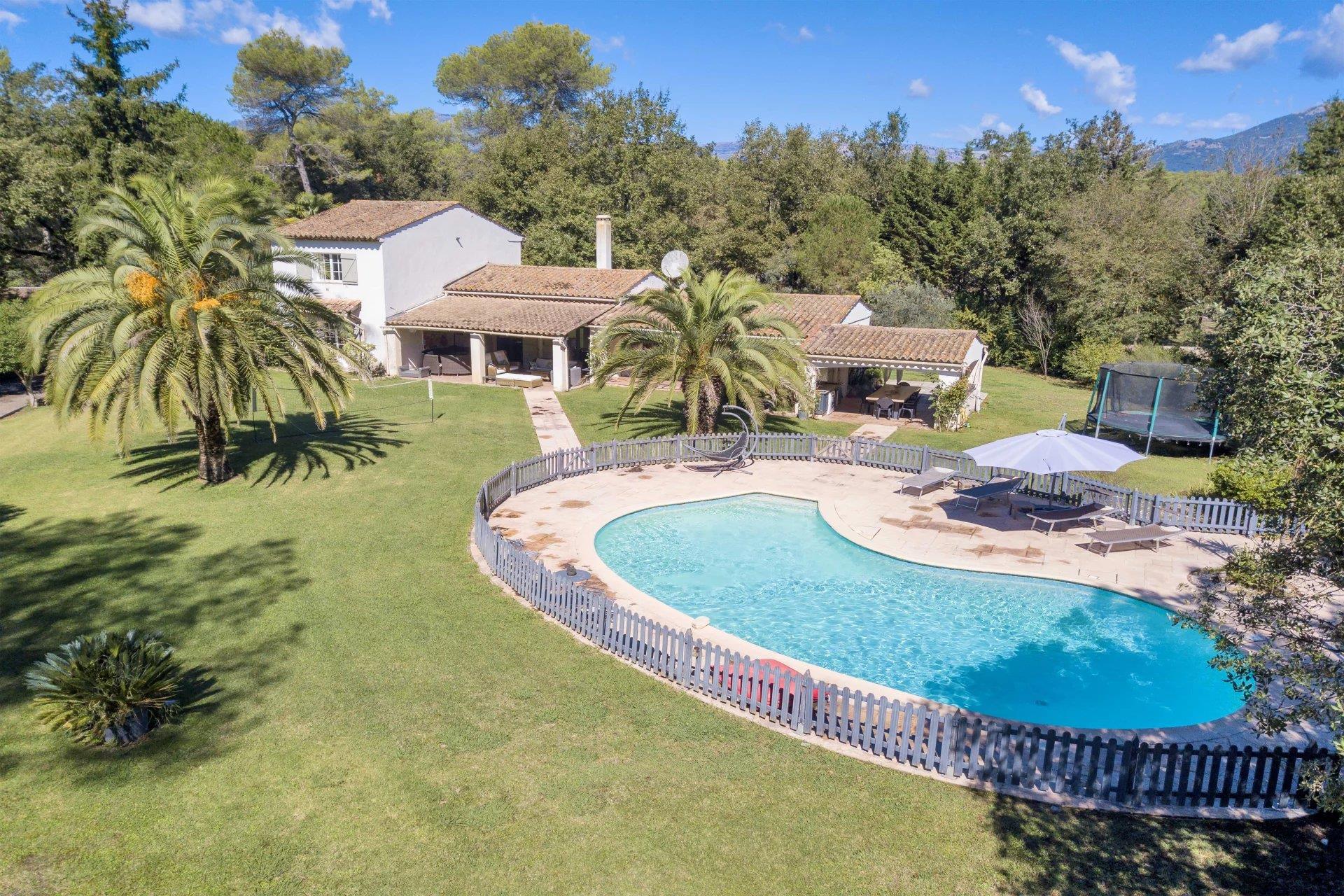 Maison à vendre, 192m², Valbonne
