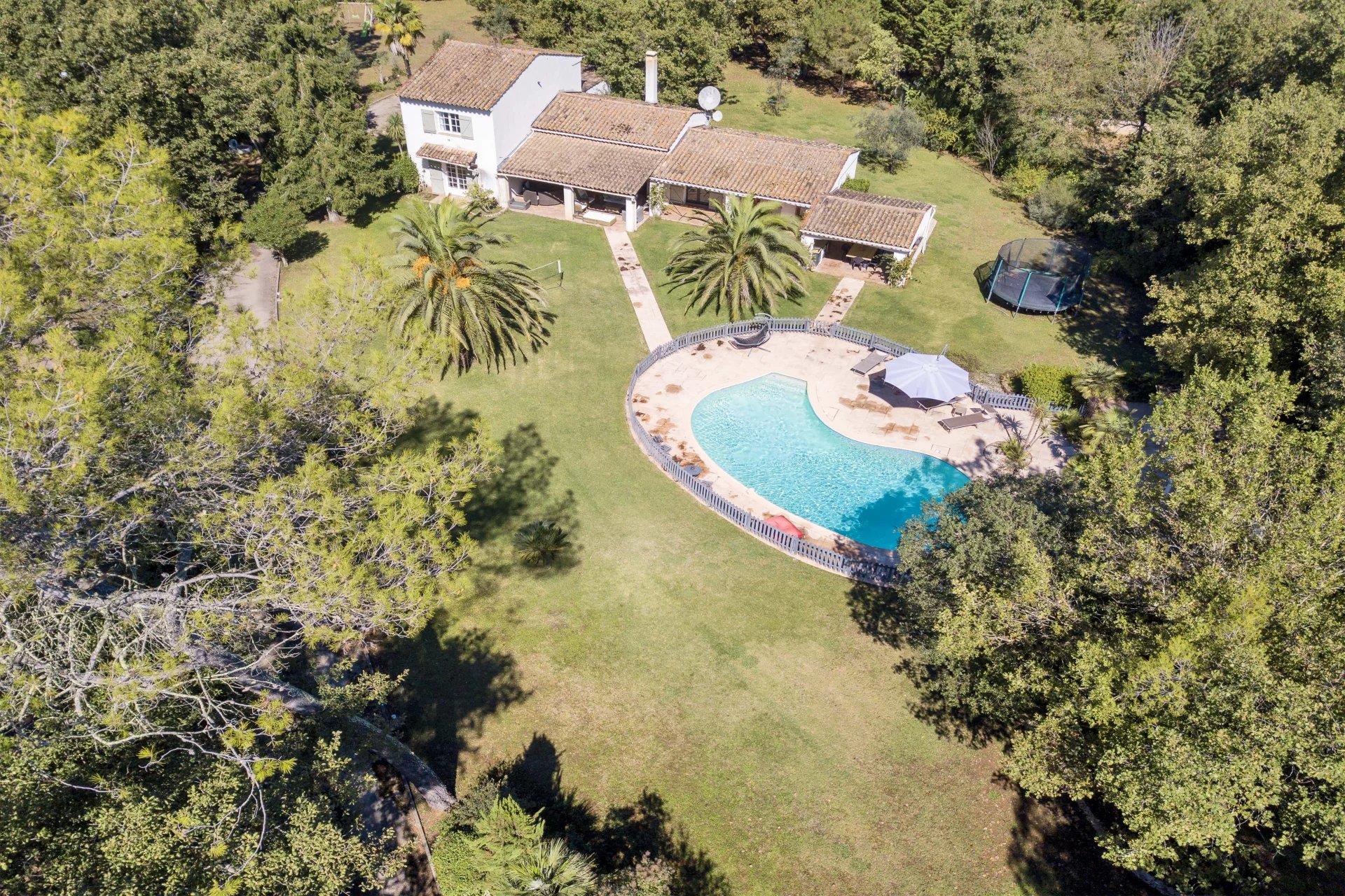 Maison à vendre, 192m², Valbonne