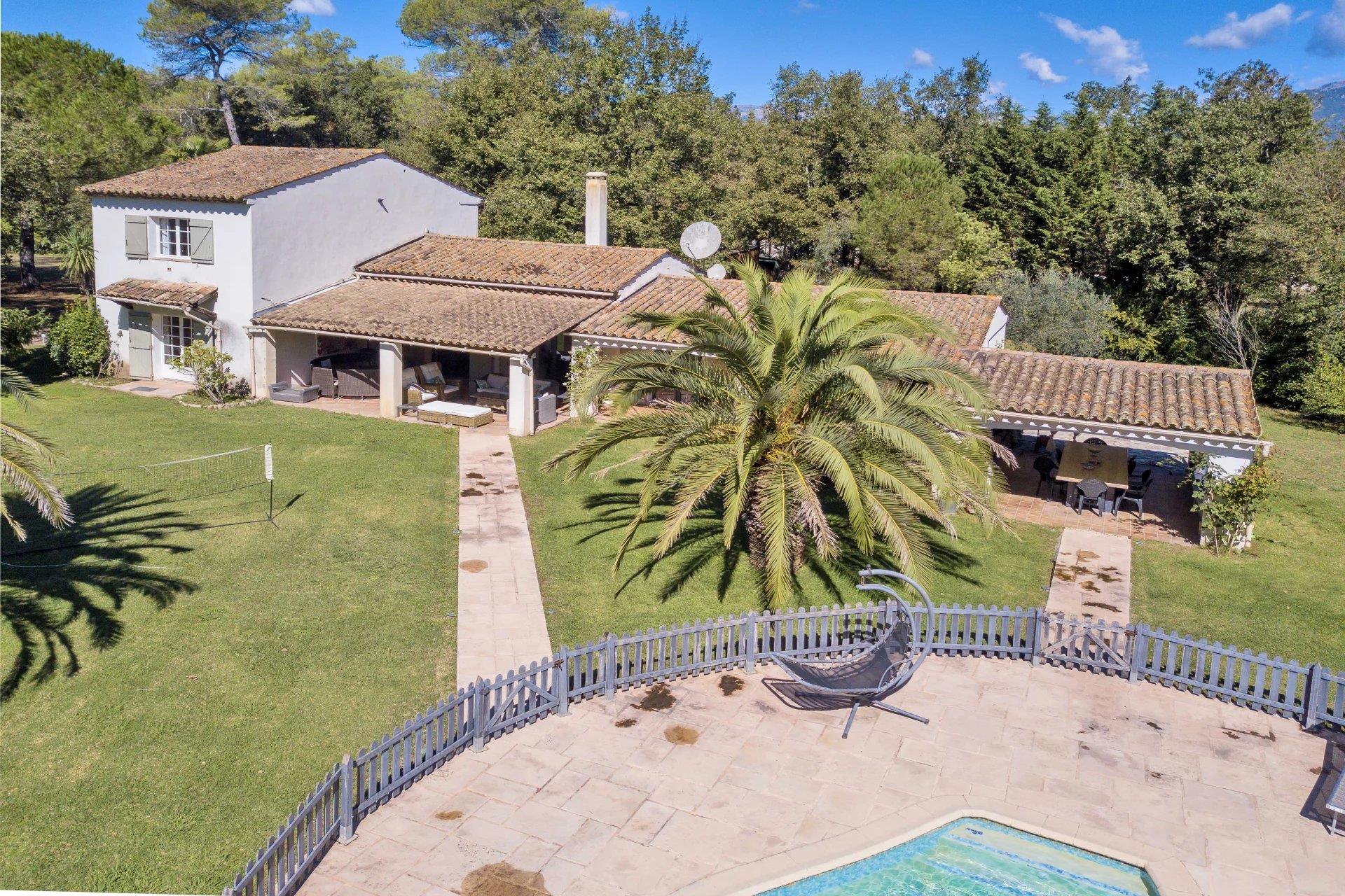 Maison à vendre, 192m², Valbonne