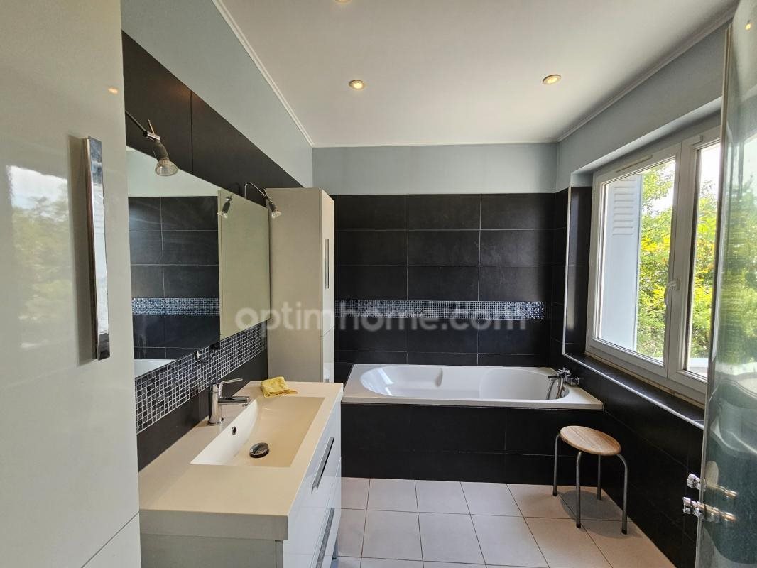 Maison à vendre, 154m², Ruelle-sur-Touvre