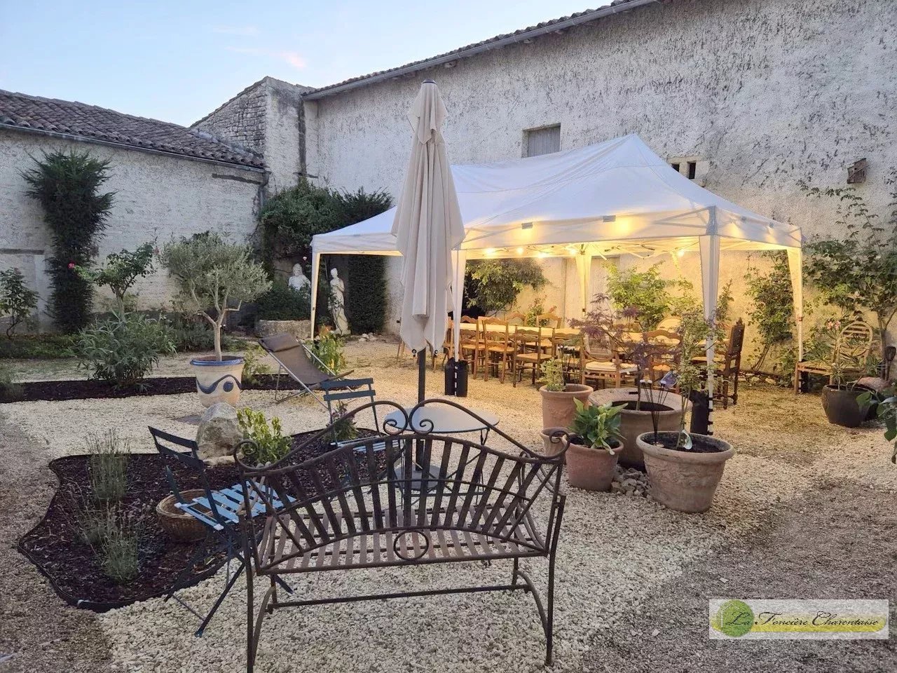 Maison à vendre, 283m², Aigre
