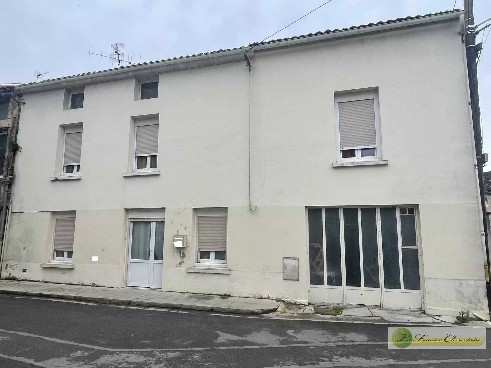 Maison à vendre, 103m², Aigre