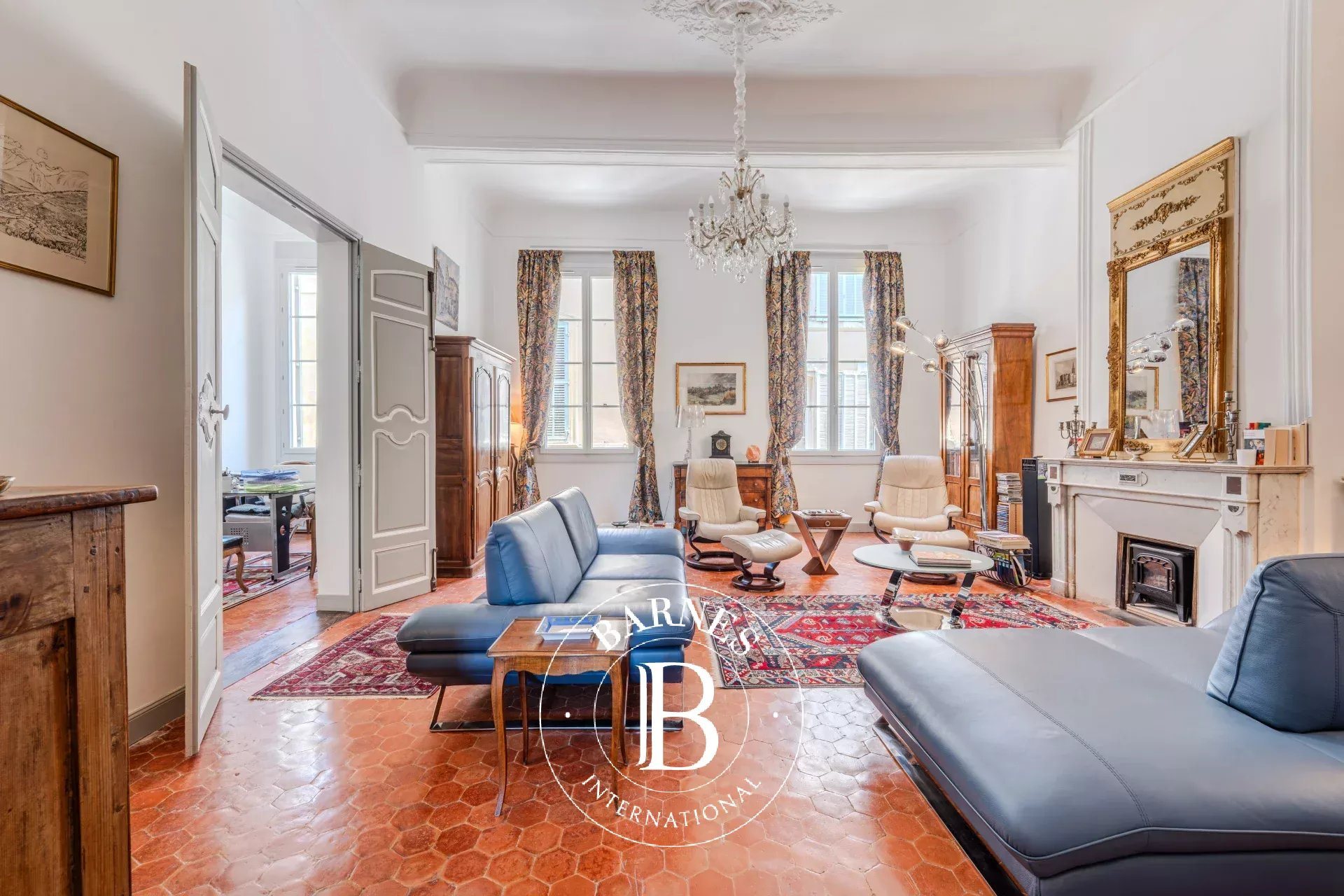 Aix-En-Provence – City Center – Private Mansion – Apartment – 3 Bedrooms – View – Cellar –... - Vue 5