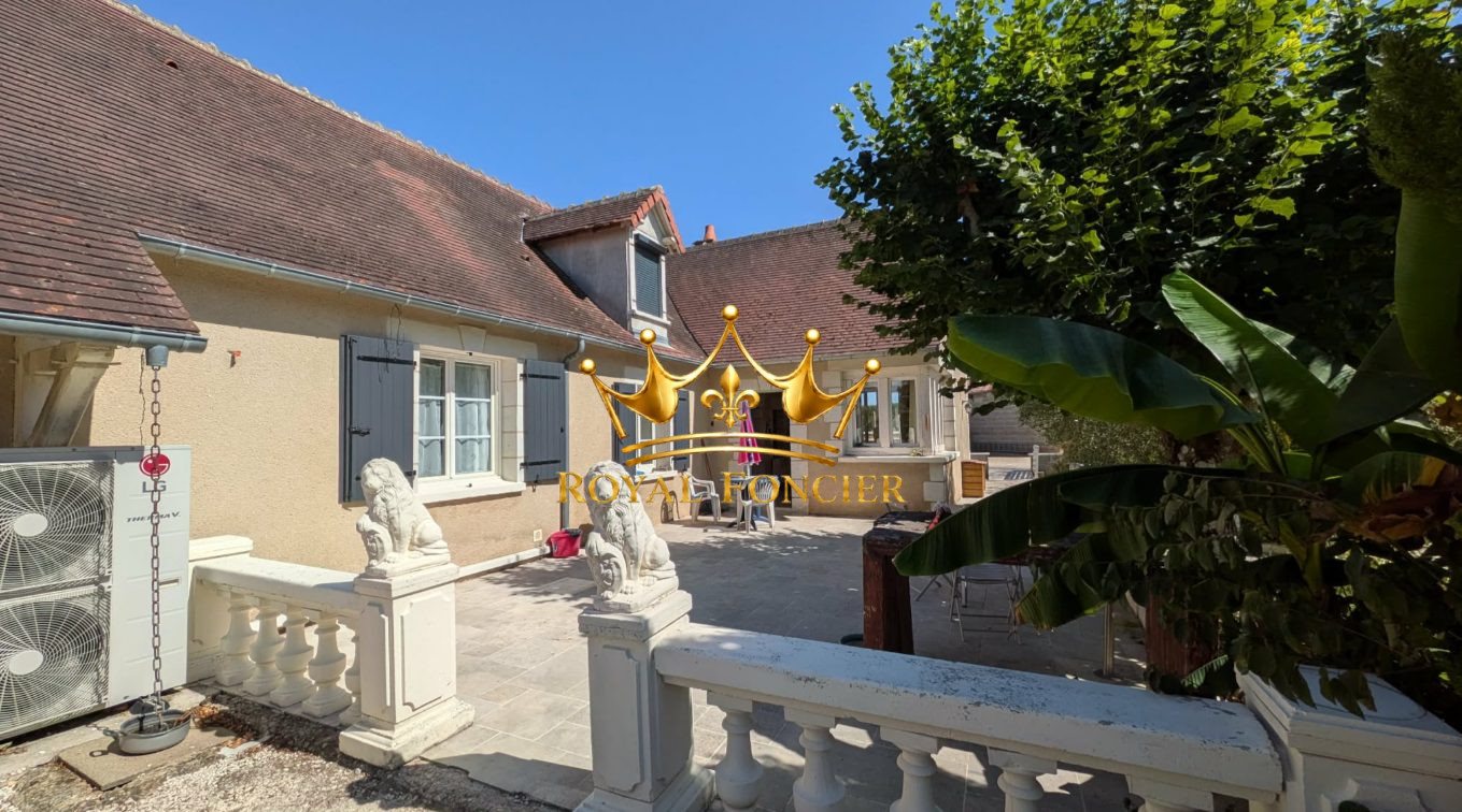 Maison à vendre, 243m², Charnizay