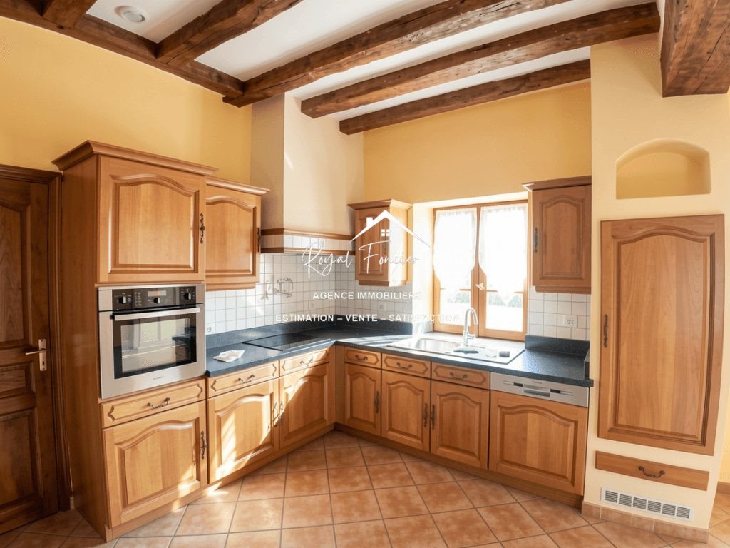 Maison à vendre, 160m², Charnizay