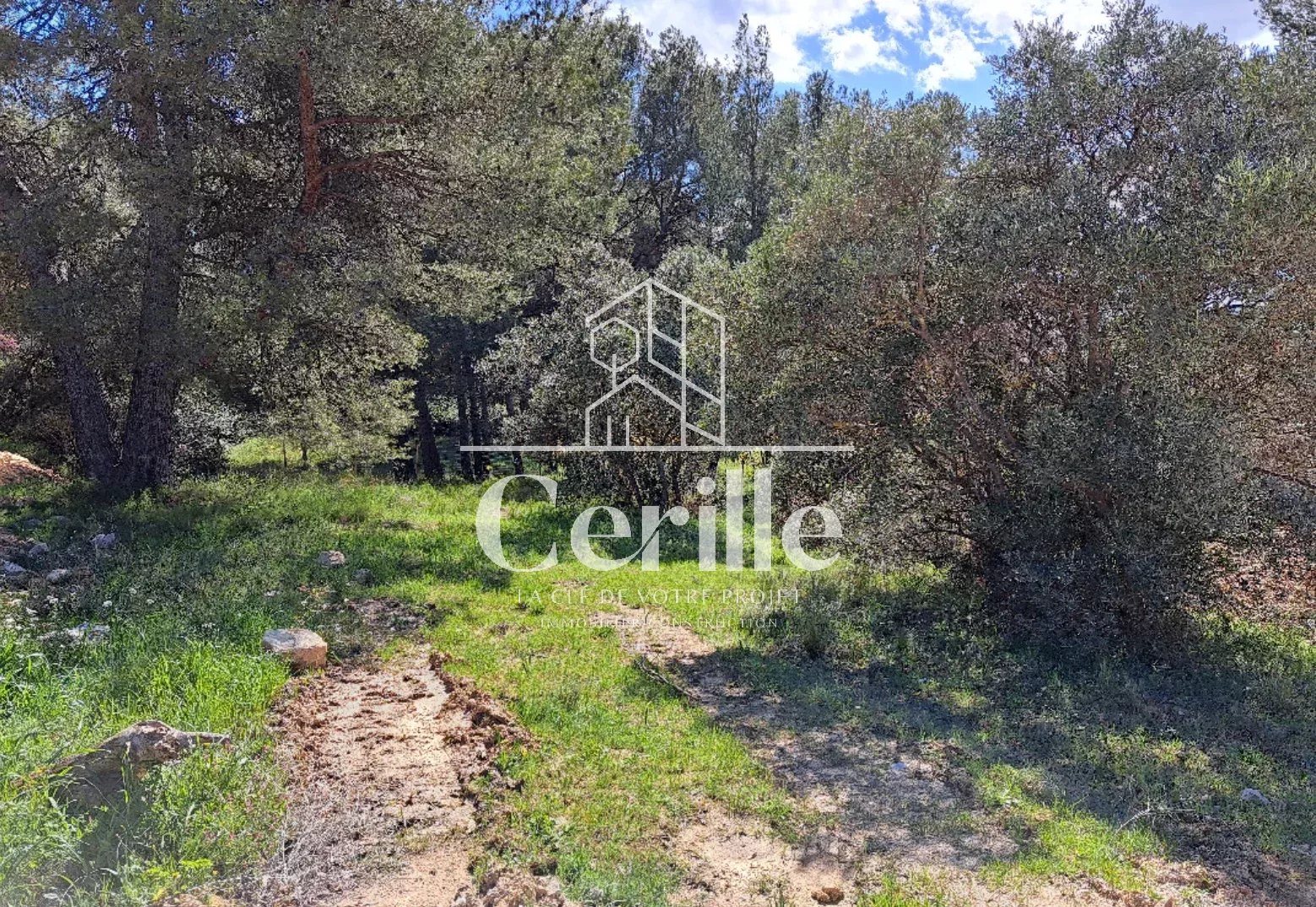 For sale - Land 1 060 m² in Aix-en-Provence - View 4
