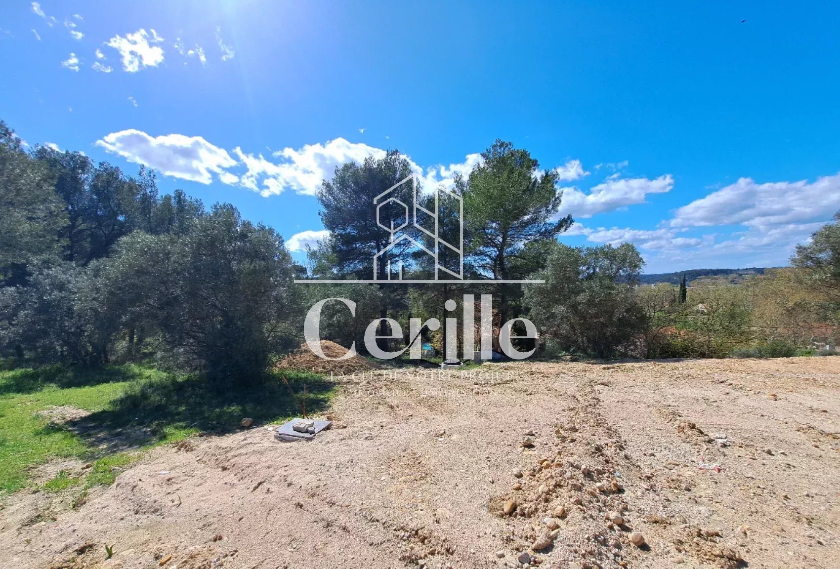 For sale - Land 1 060 m² in Aix-en-Provence - View 5
