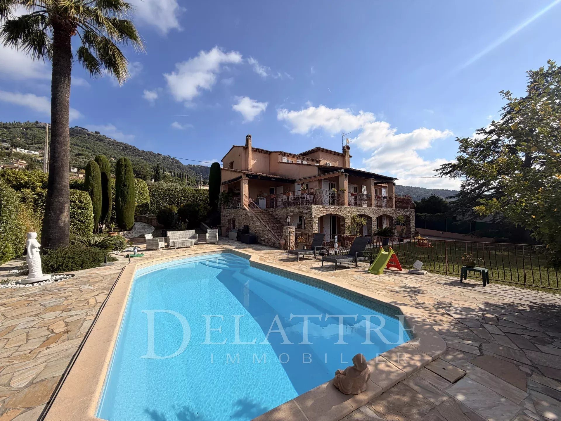 Maison à vendre, 300m², Peymeinade