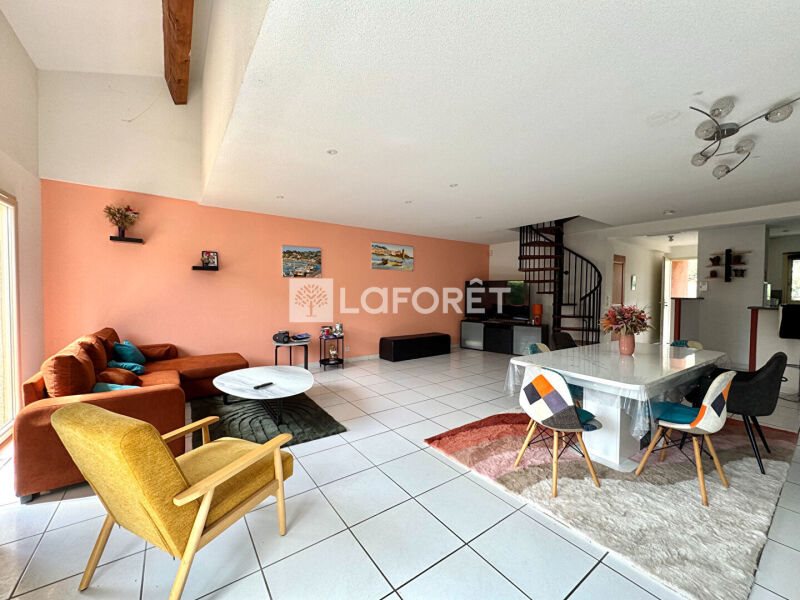 Maison à louer, 133m², Elne