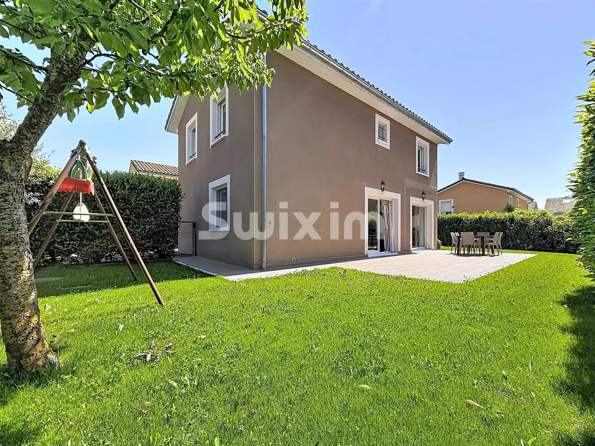 Maison à vendre, 110m², Saint-Genis-Pouilly